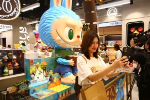 &ldquo;ลาบูบู้&rdquo;: ภูตน้อยฟันแหลมเก้าซี่นำกระแสจีนโกอินเตอร์