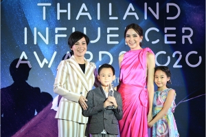 พลอย ชิดจันทร์ “หยาดพิรุณ” และ “DeenVlog คว้ารางวัล Thailand Influencer Awards จากเทลสกอร์